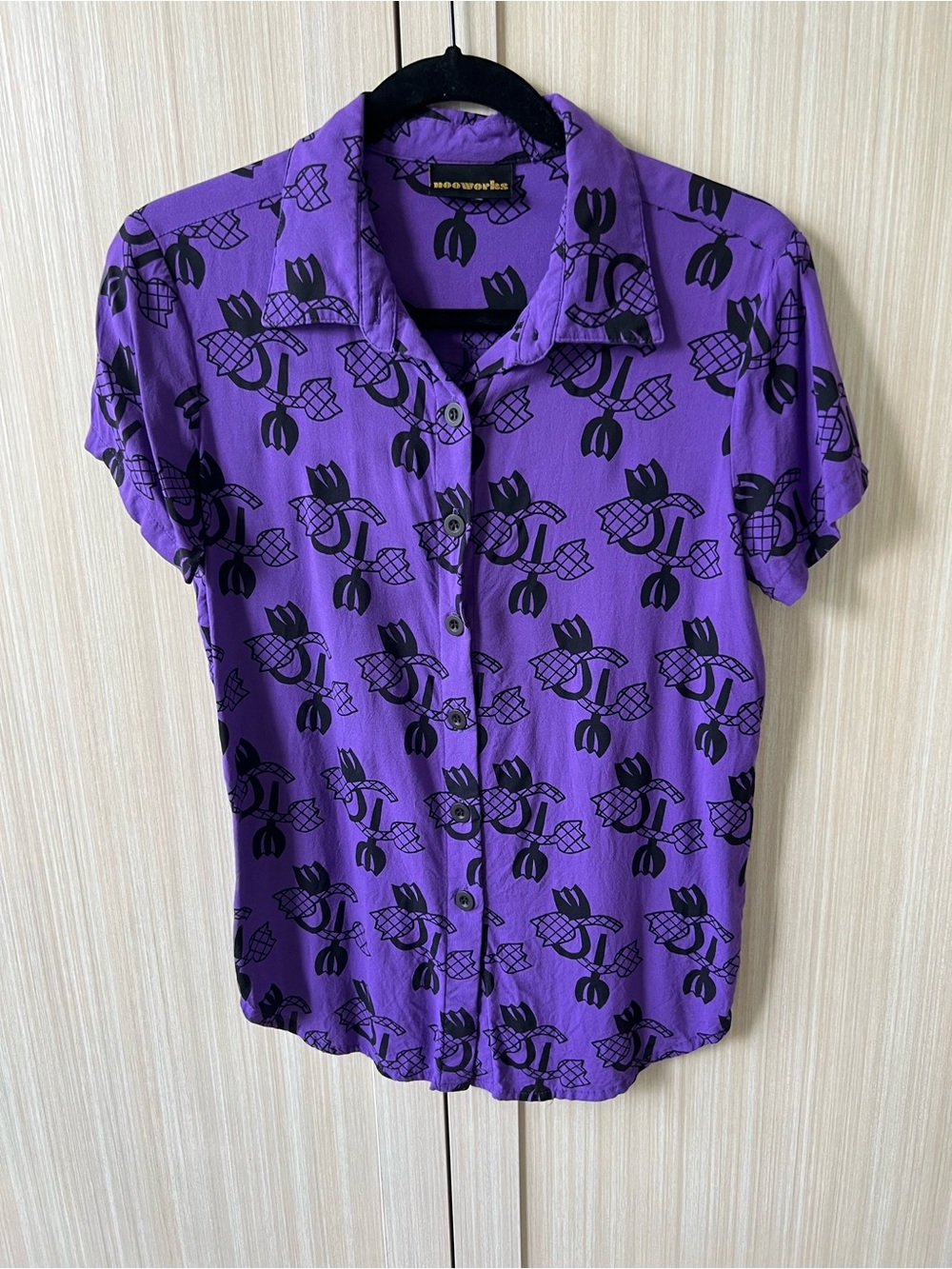 Nooworks Purple Short-Sleeve too with Black Tulip Print MED